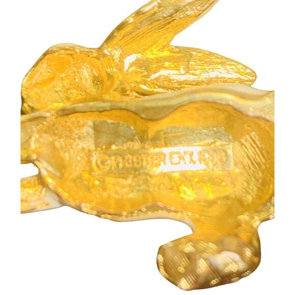 White Bunny Rabbit Pendant Brooch 1.5" red Eyes Gold Tone Whimsical Vintage - Picture 8 of 10